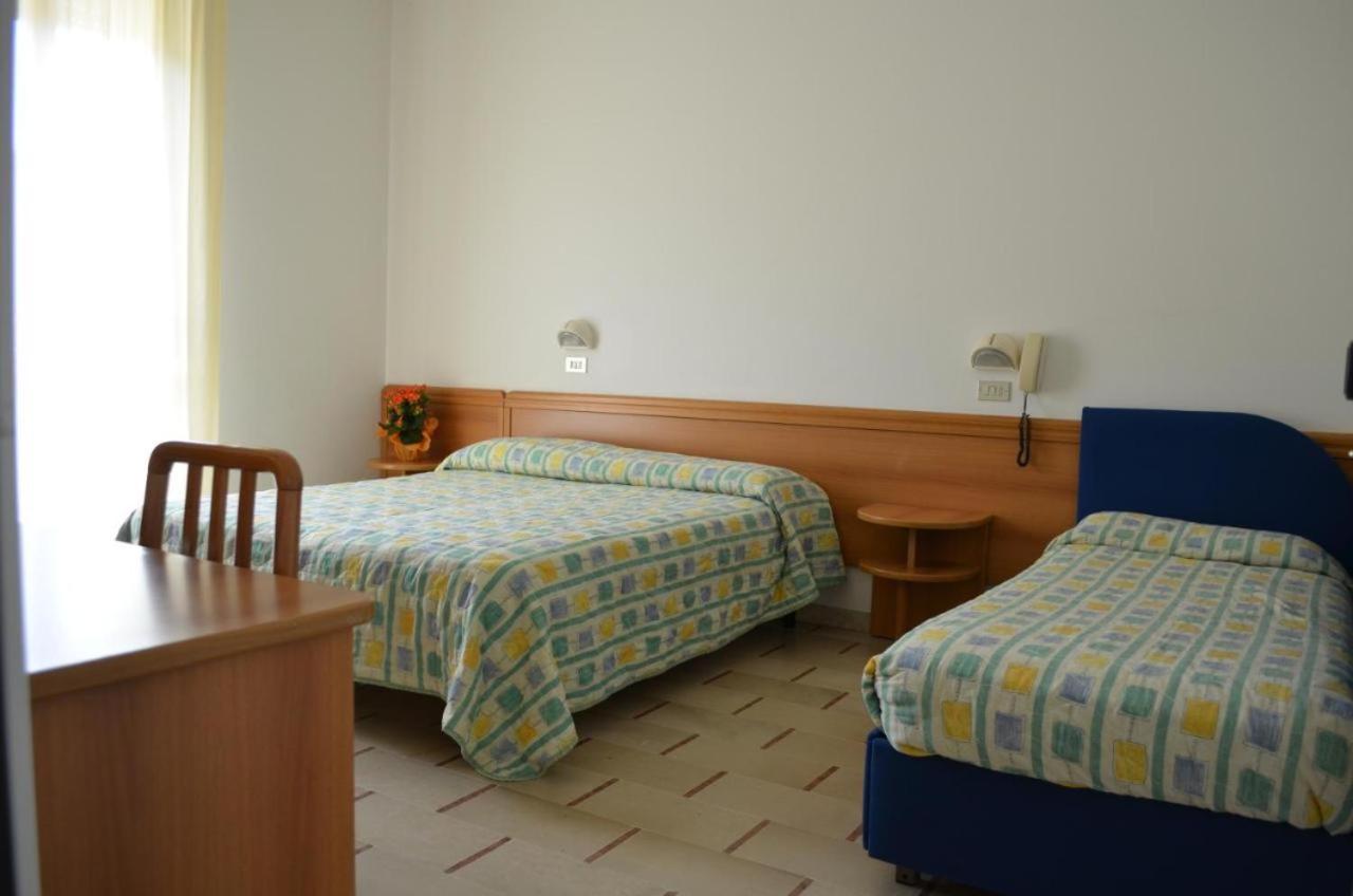 Economy Triple Room